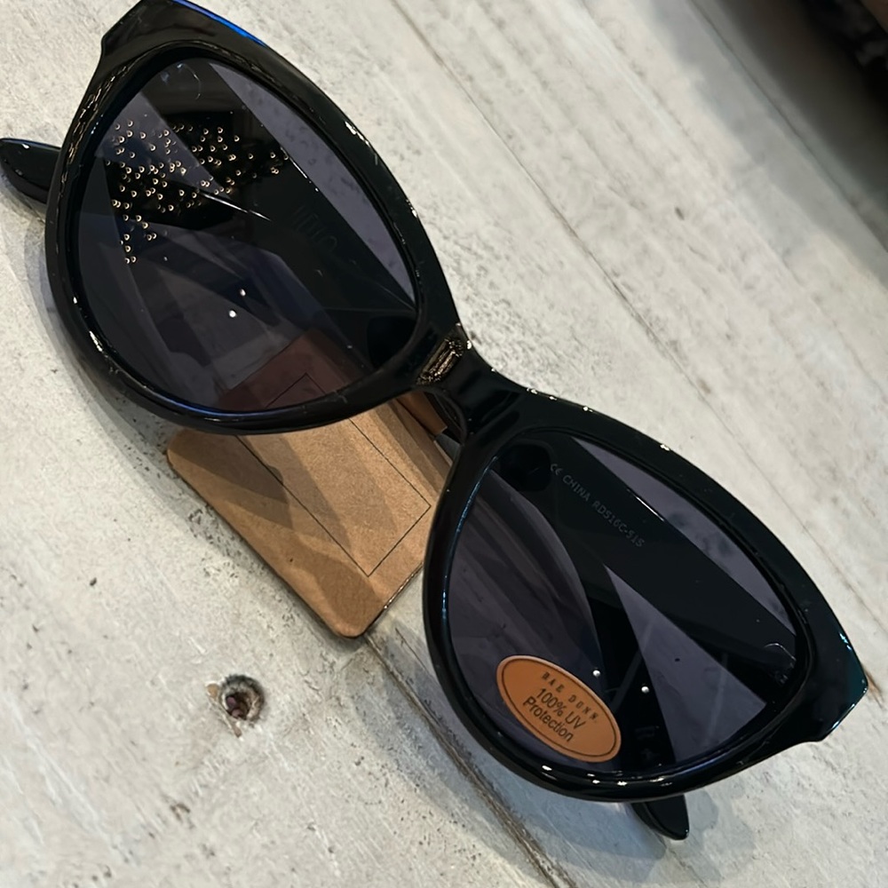 NEW RAE DUNN SUNGLASSES